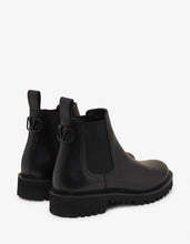 Load image into Gallery viewer, Black Logo Badge Chelsea Boots

